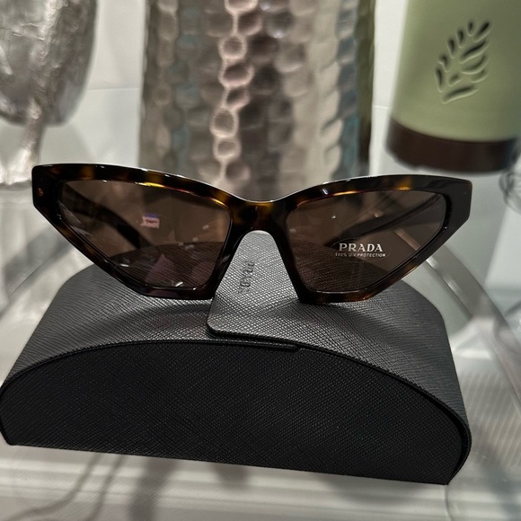 Prada cat eye PR12S sunglasses in havana brown - Picture 1 of 4